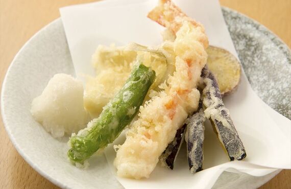 三茶にて営業を行っているそば店はランチに天ぷらをご提供しております